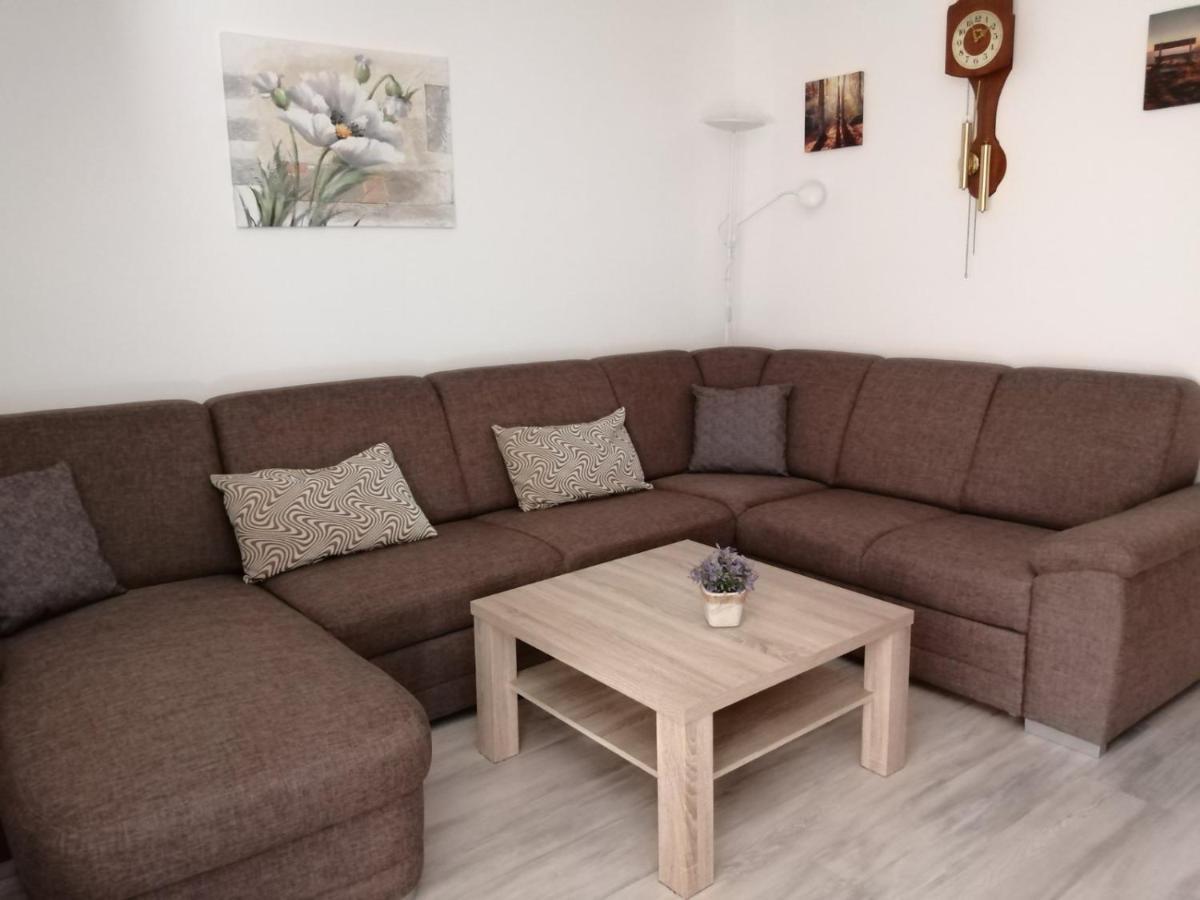 Apartma Tia *